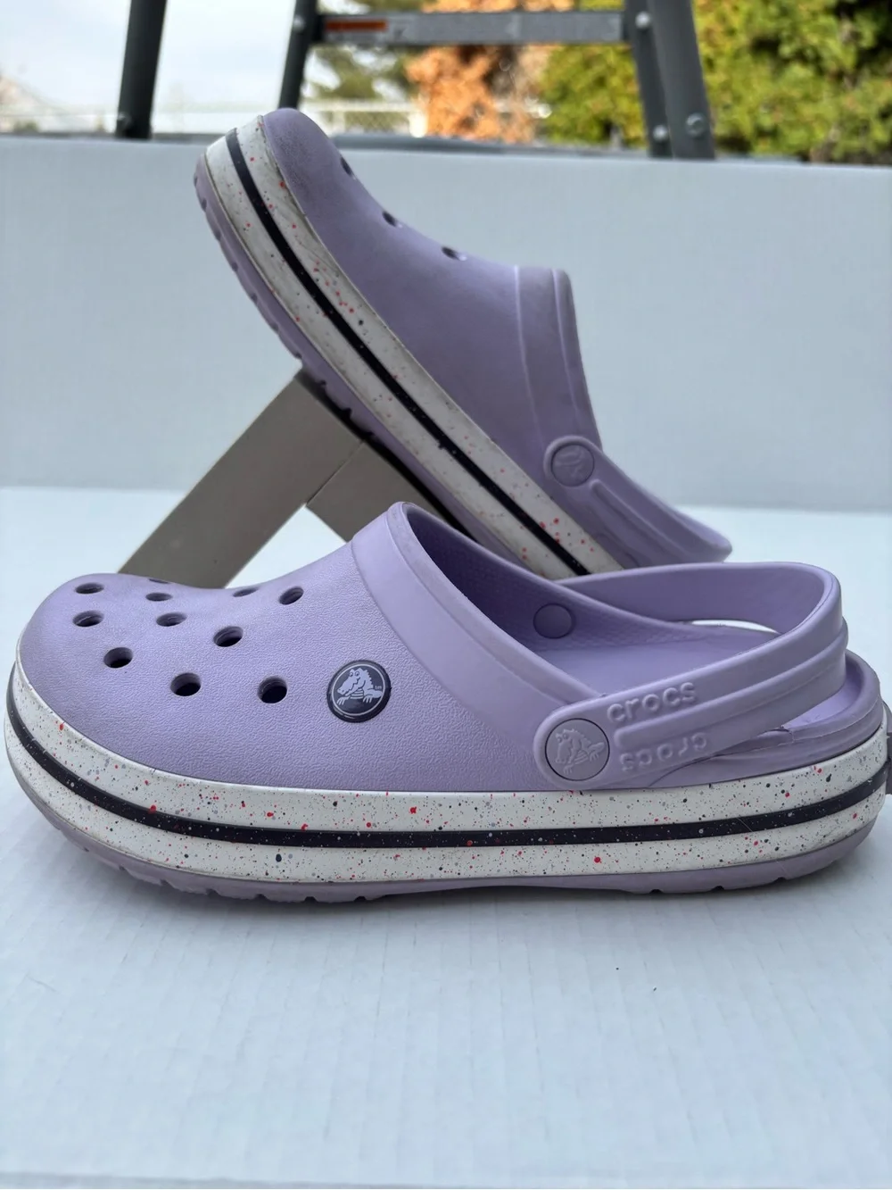 CROCS Kids Classic Clog in Lavender with Speckled White Sole size J5